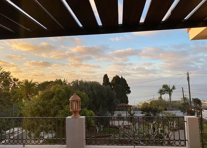 度假居 De Lujo Con Jardin Privado Y Vistas Al Mar *