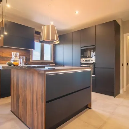 De Lujo Con Jardín Privado Y Vistas Al Mar Сasa de vacaciones