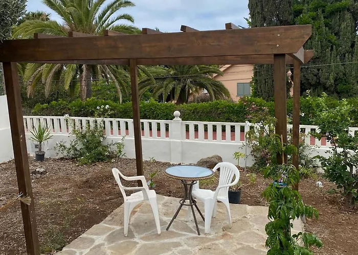De Lujo Con Jardin Privado Y Vistas Al Mar