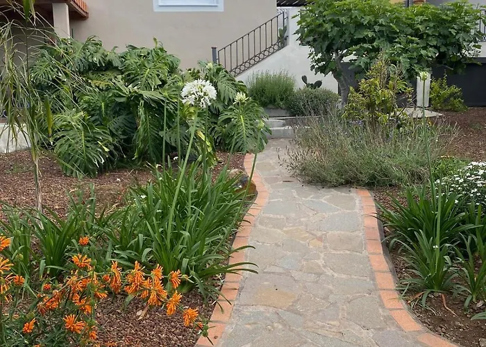 De Lujo Con Jardin Privado Y Vistas Al Mar